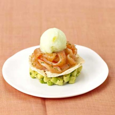 Carpaccio d'avocat et sa crème glacée safranée