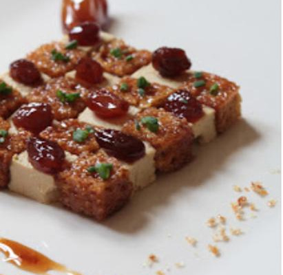 Damier de foie gras , pain d'épices et  ail confit au sirop de Floc de Gascogne
