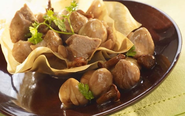 Croustillant de veau et ses marrons aux girolles