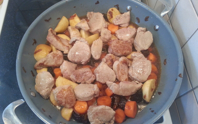 Mijoté de filet mignon aux pruneaux et légumes confits