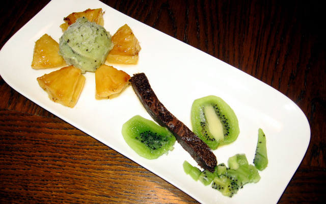 Fleur ananas-kiwi-chocolat