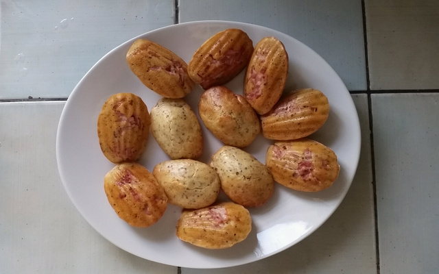 Madeleines à la moutarde et aux lardons