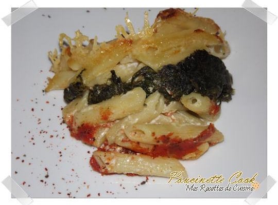Gratin de pâtes aux épinards et à la tomate