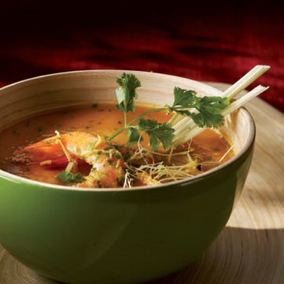 Velouté de légumes aux crevettes marinées