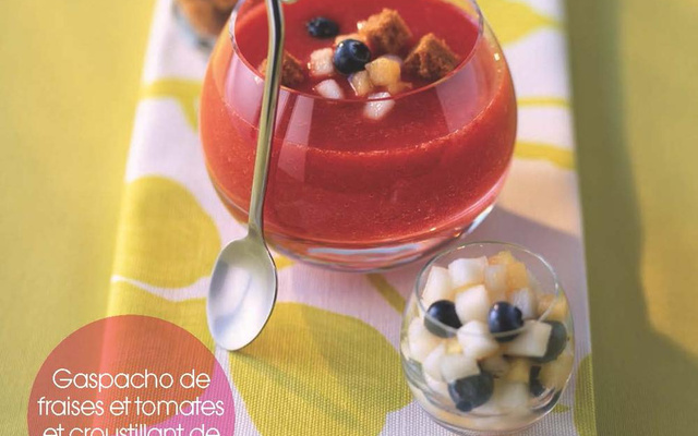 Gaspacho fraise-tomate et croustillant