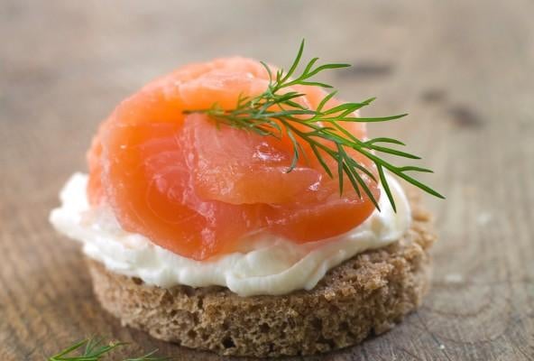 Toasts saumon au Carré Frais