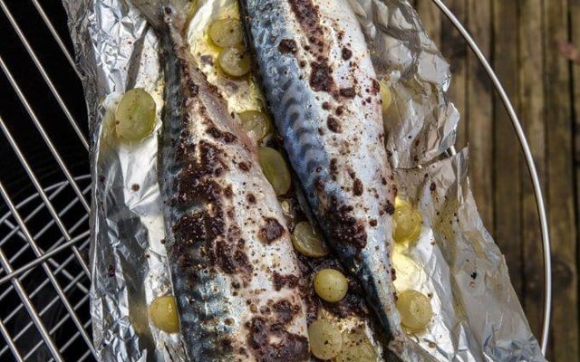 Maquereaux à la moutarde violette et aux raisins