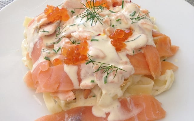 Tagliatelles au samon fumé et œufs de lump