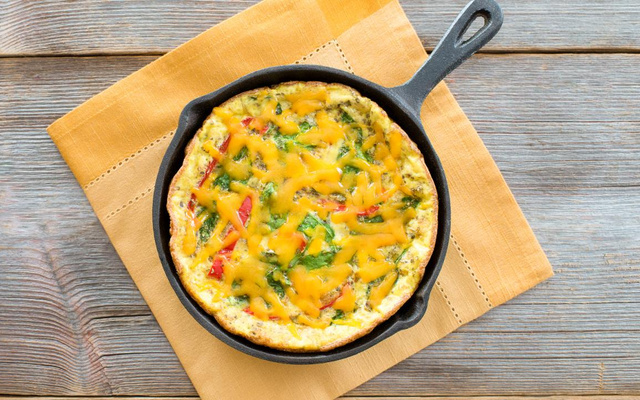 Frittata aux pousses d'épinards et féta