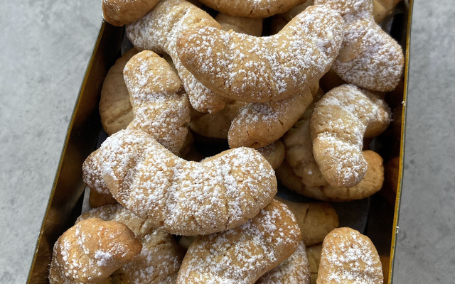 Biscuits aux noisettes façon croissants de lune