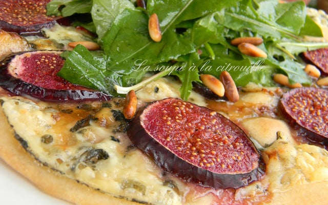Pizza aux figues et à la Fourme d'Ambert