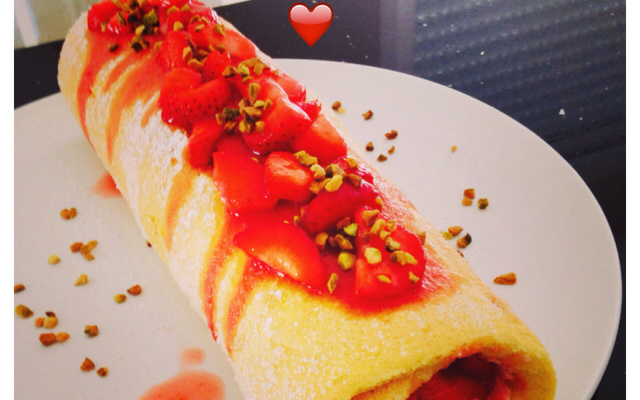 Gâteau roulé aux fraises et mascarpone