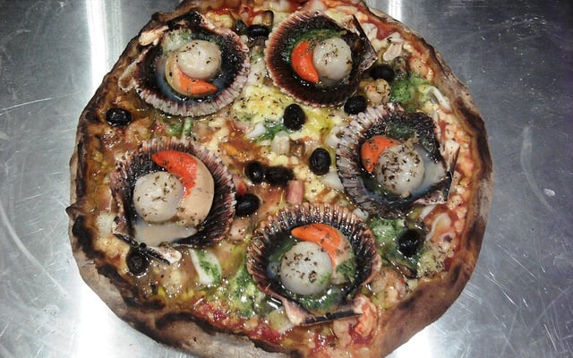 Pizza aux fruits de mer maison