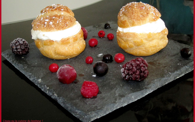 Choux au citron et fruits rouges