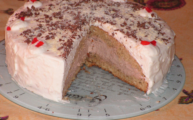 Gâteau à la crème et cappuccino