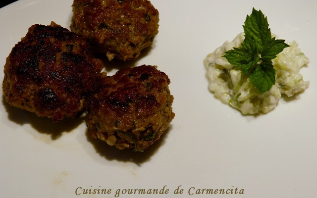 Boulettes de viande et tzatziki