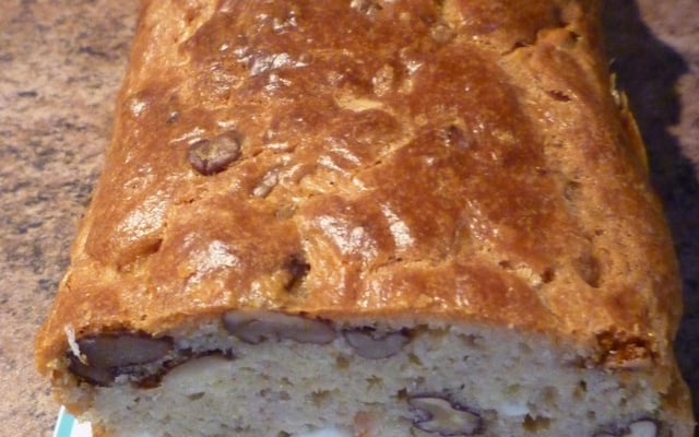 Cake crevettes, feta, noix