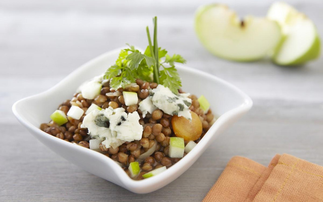 Lentilles, roquefort et herbes fraîches