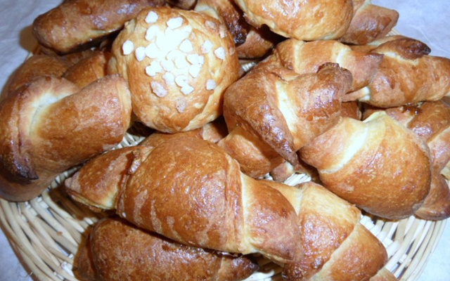 Croissants au beurre faits maison
