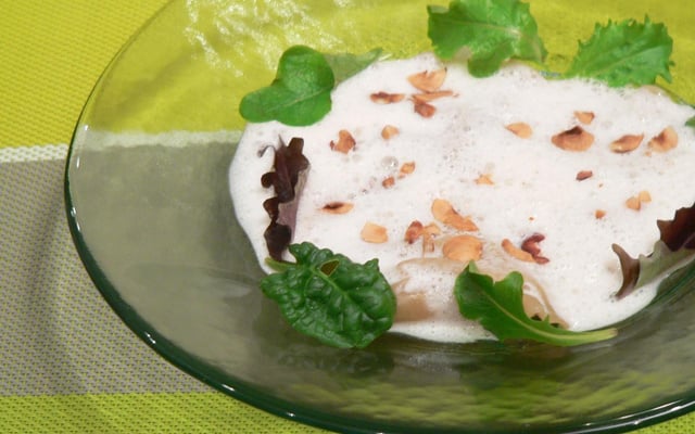 Raviole d'Agneau Presto, émulsion de lard fumé et noisettes torréfiées