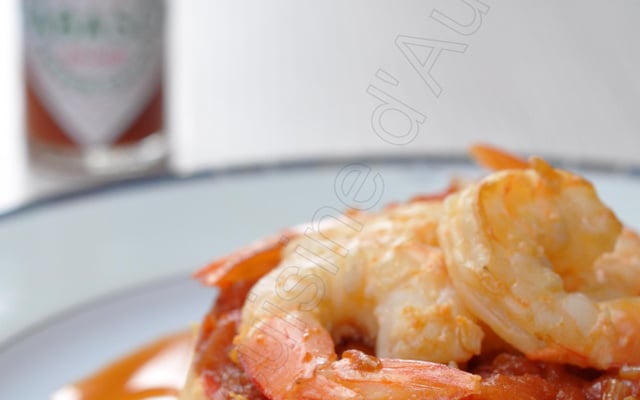 Crevettes sautées, concassé de tomates, purée de patate douce... le tout relevé au Tabasco