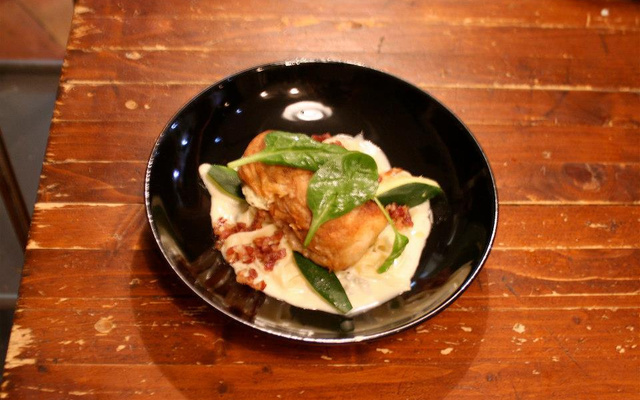 Poulet en feuille de brick farci à la Fourme d'Ambert