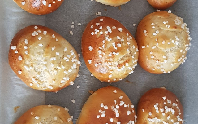 Pains au lait et sucre perlé