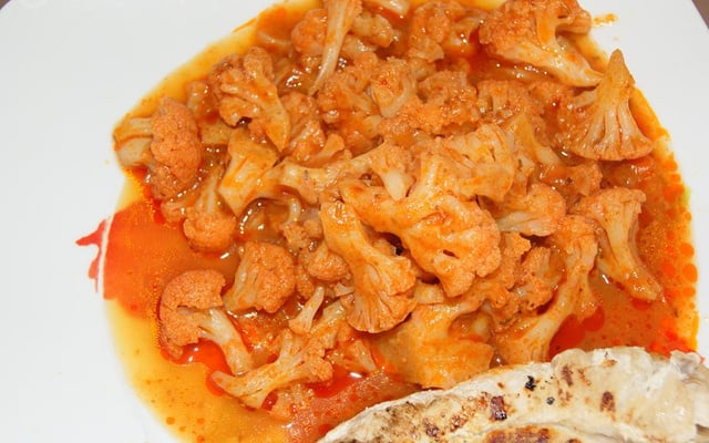 Choux-fleur et tomates à la grecque