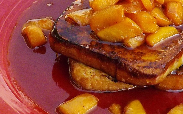 Brioche perdue au kakis caramélisés