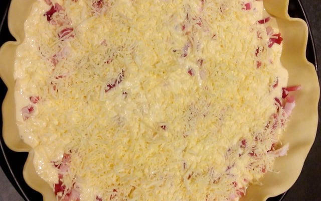 Quiche Lorraine express sur pâte feuilletée