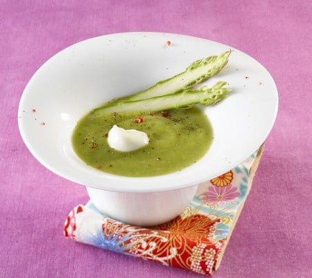 Crème d'asperges au sésame