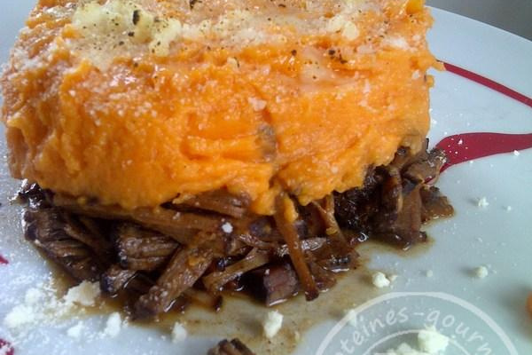 Parmentier de patate douce sur un effiloché de bœuf à la framboise
