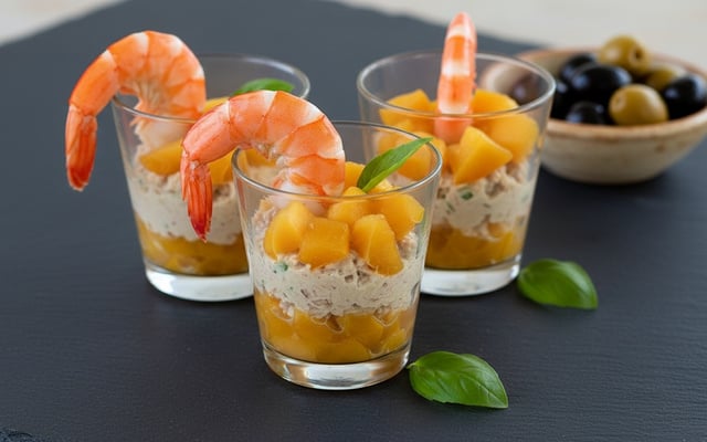 Duo de thon et pêches en verrine