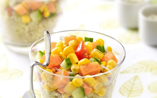 Verrine fraîcheur de maïs au quinoa et au saumon fumé