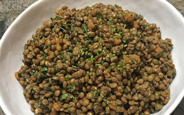 Salade de lentilles aux herbes fraîches