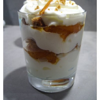 Verrine tiramisu express aux abricots caramélisés