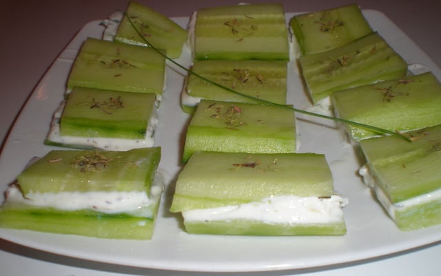 Bouchées de concombres au fromage frais