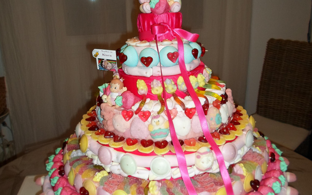 Pièce montée en bonbons