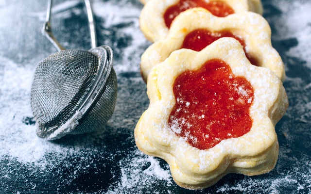 Sablés étoiles à la confiture de fraises