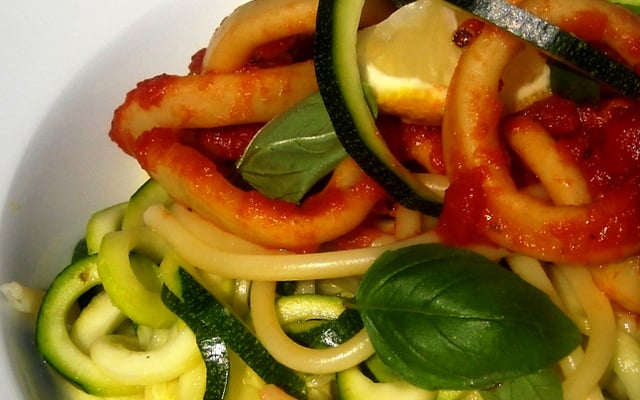 Bucatini et courgettes aux calamars
