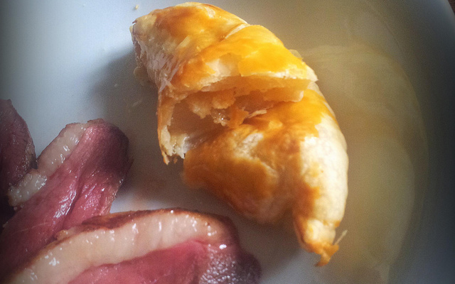Croissant poire-Roquefort