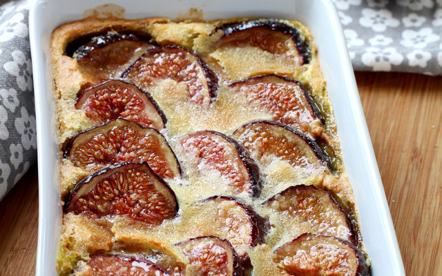 Clafoutis  figues et lait d'amandes