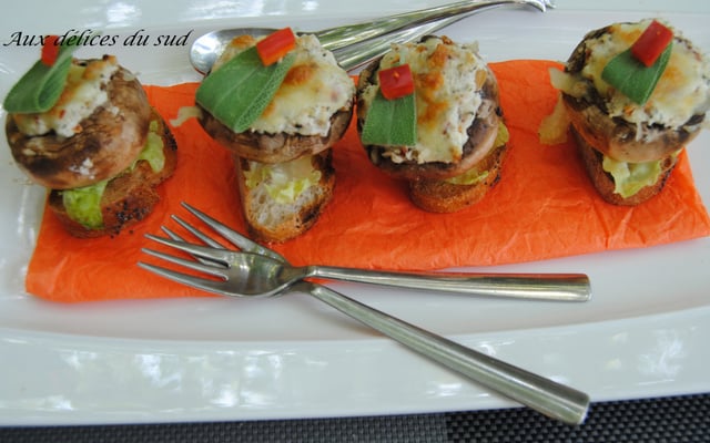 Champignons farcis au fromage de chèvre frais et noix