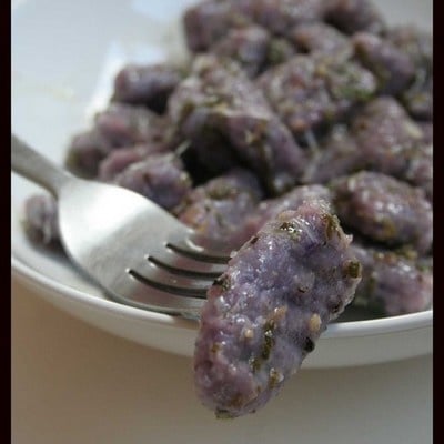 Gnocchi de vitelotte à la sauge et au citron