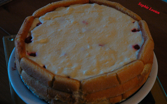 Charlotte aux framboises sans cuisson et inratable