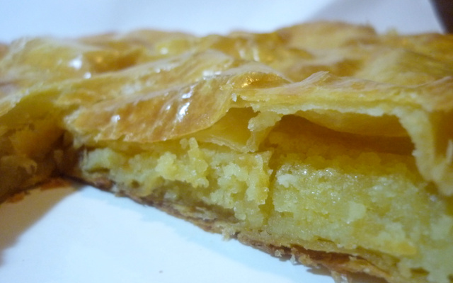 Galette des rois aux calissons d'Aix à l'orange et cédrat confit