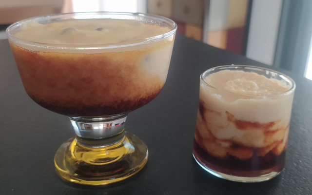 Petits gâteaux de semoule et raisins secs