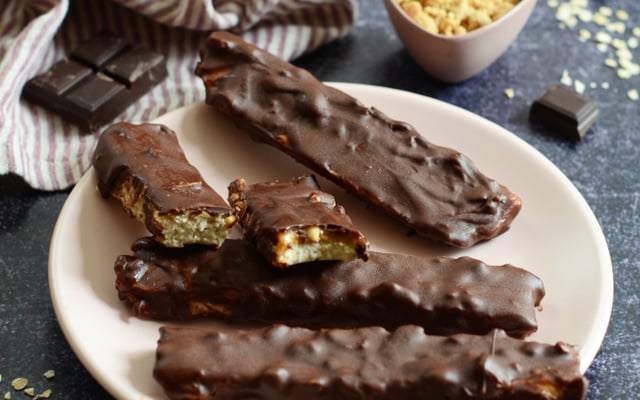 Snickers healthy (barres chocolat-cacahuètes maison)
