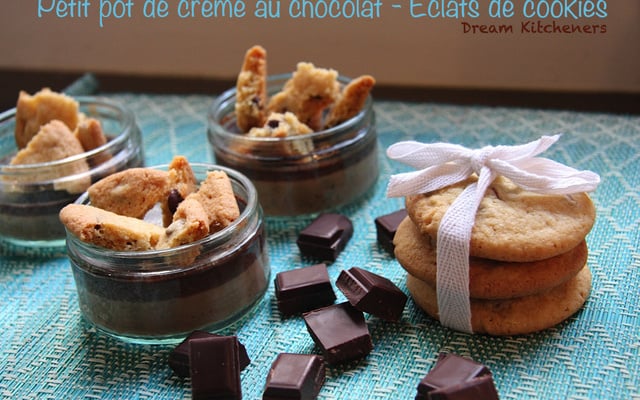 Petits pot de crème au chocolat et éclats de cookies