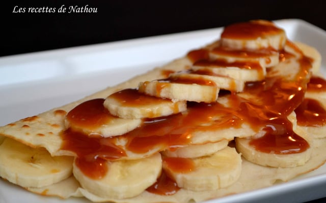 Crêpes à la banane et caramel au beurre salé